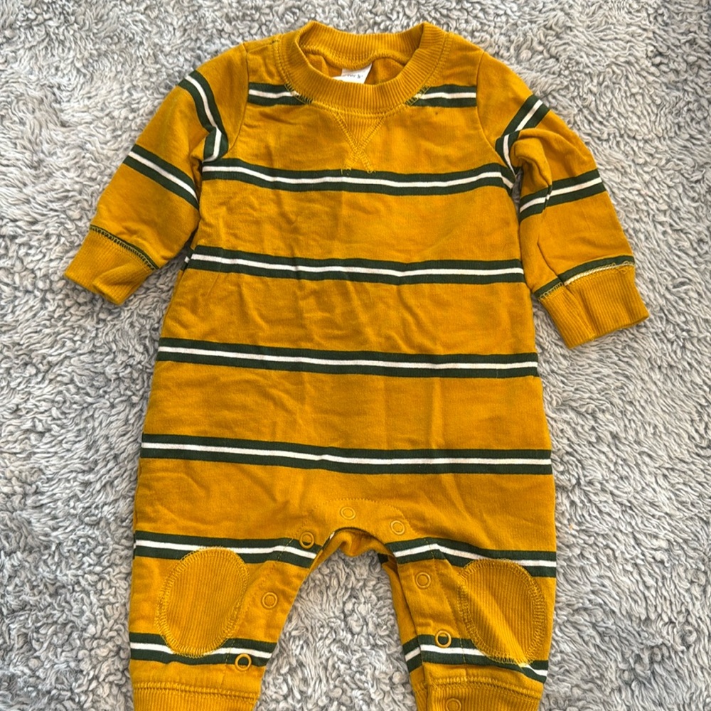 Carters 0-3mos one piece